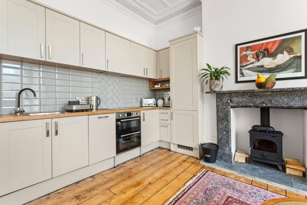 St Leonards-on-SeaLuxurious Victorian, A Few Minutes From The Beach - Sleeps 2 Adults And Up To 3 Childrenアパートメント エクステリア 写真